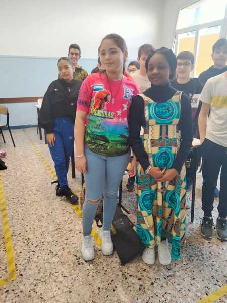 Secondaria Bonvesin - Settimana Interculturale 2022/2023